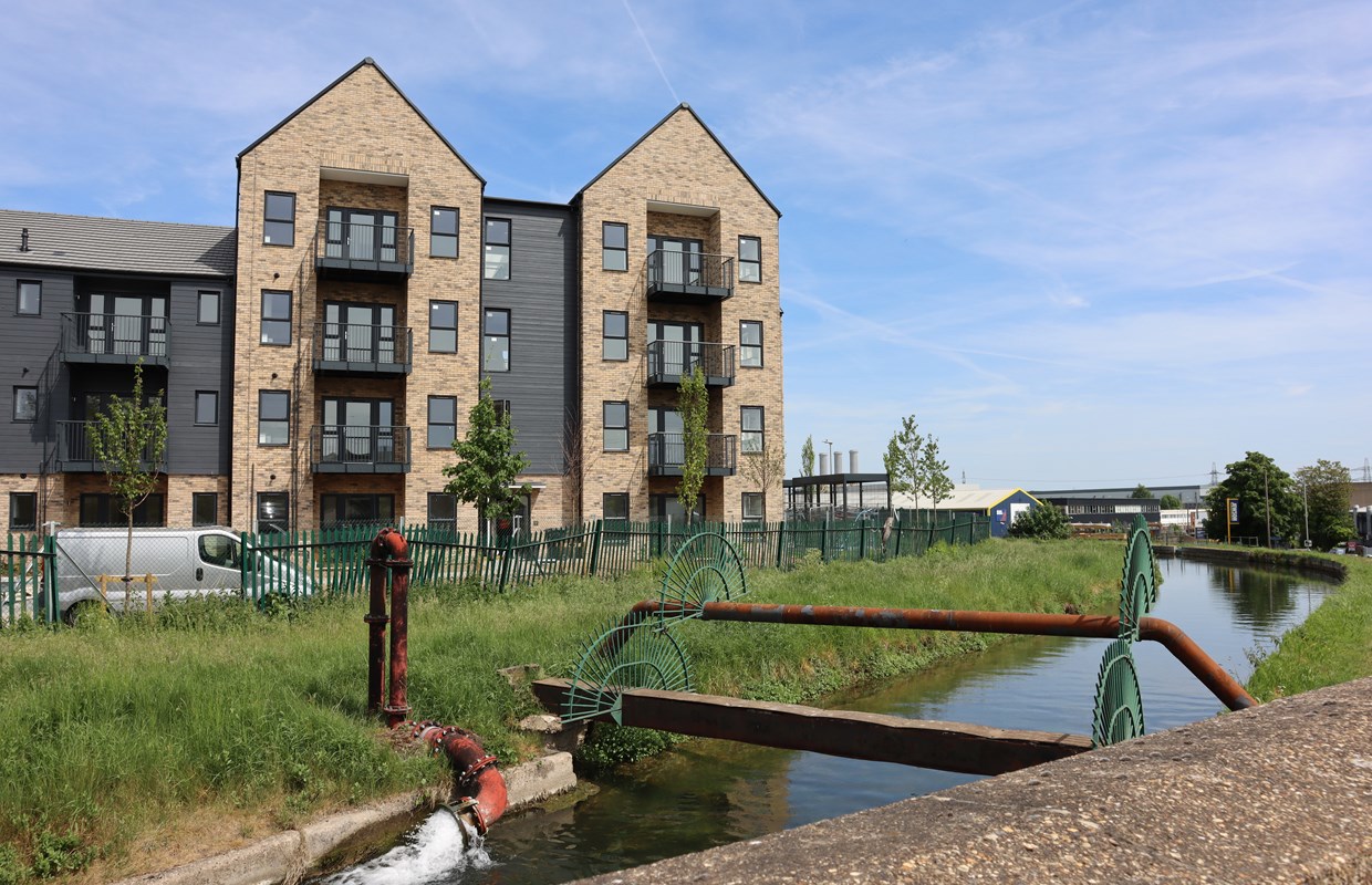 Oaklands6